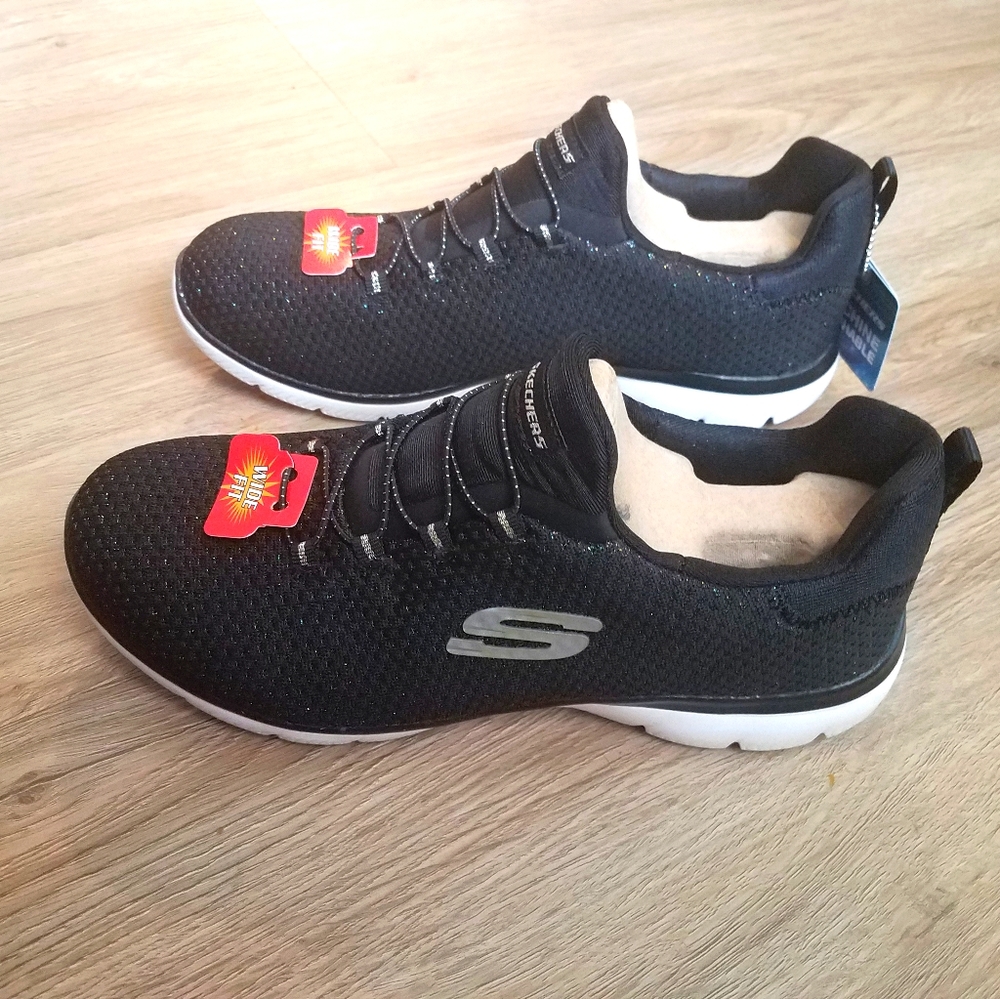Sketchers Sneakers NWT